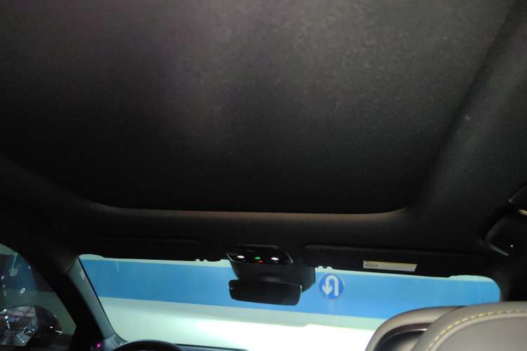 Used Lynk & Co 08 EM-P 2023 120km Long-Range Halo
