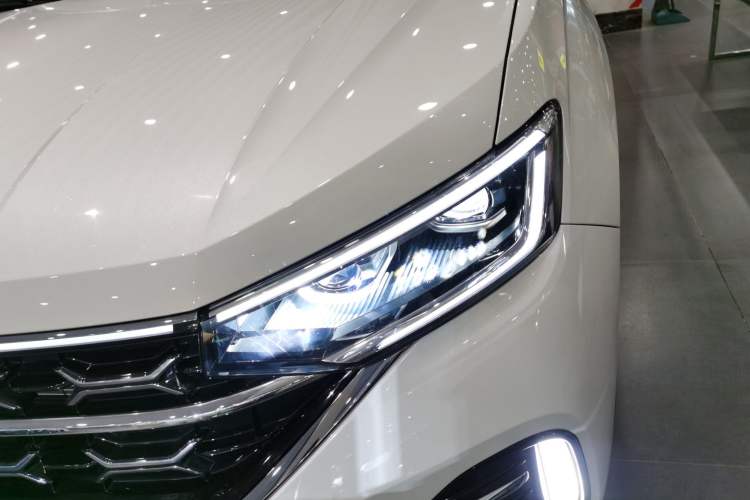 Used Volkswagen Tayron 2023 Revised Version 380TSI All-Wheel Drive R-Line High-Energy Edition