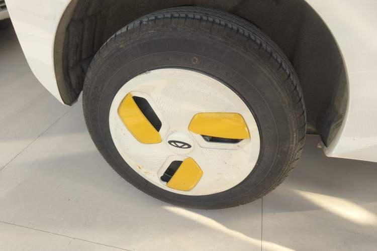 Used Chery QQ Ice Cream 2022 120km Conical Shape Lithium Iron Phosphate