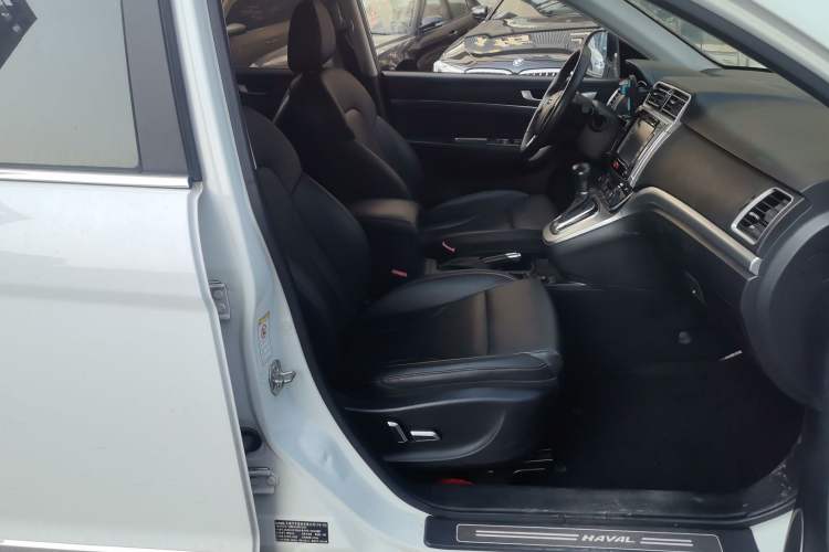 Used Haval H6 2015 Sport Edition 1.5T Automatic Two-Wheel Drive Luxury Model
