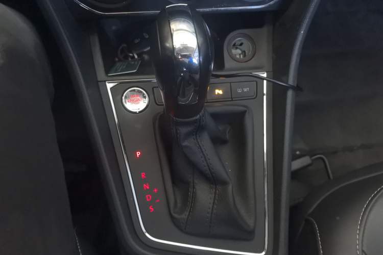 Used Volkswagen Lavida 2017 1.6L Automatic Comfort Edition
