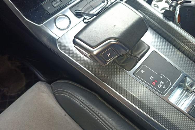 Used Audi A6L 2019 40 TFSI Luxury Dynamic Model
