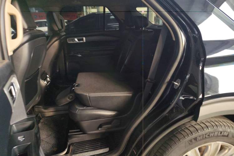 Used Ford Explorer 2020 EcoBoost 285 4x4 Titanium Edition 7-Seater
