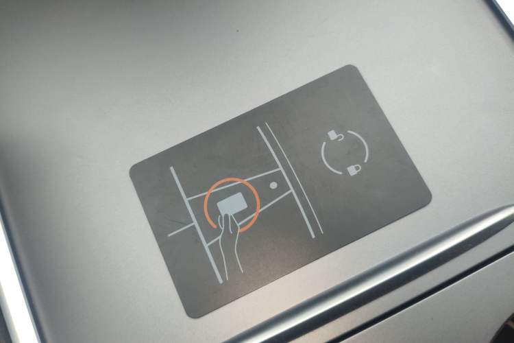 Used Tesla Model Y 2021 Long-Range All-Wheel-Drive Version
