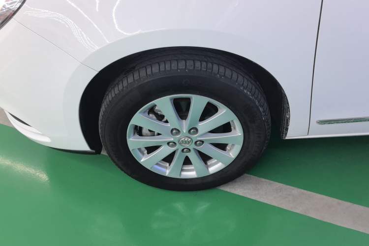 Used Buick GL8 2018 28T Luxury Model China VI Standard
