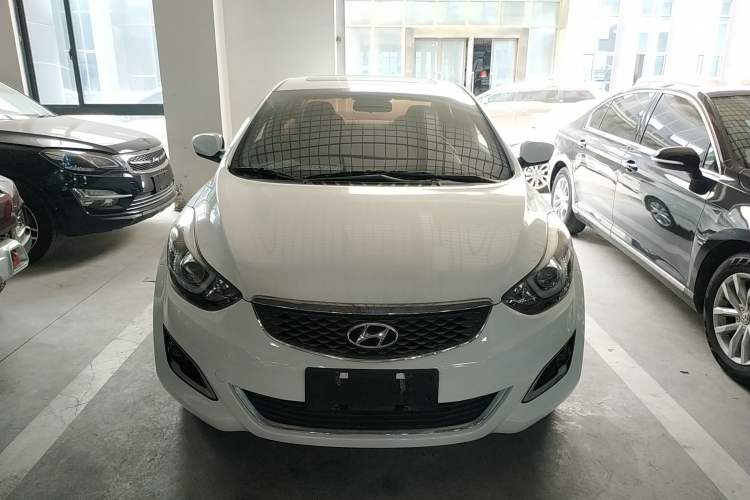 Used Hyundai Elantra 2016 1.6L Automatic Smart Version
