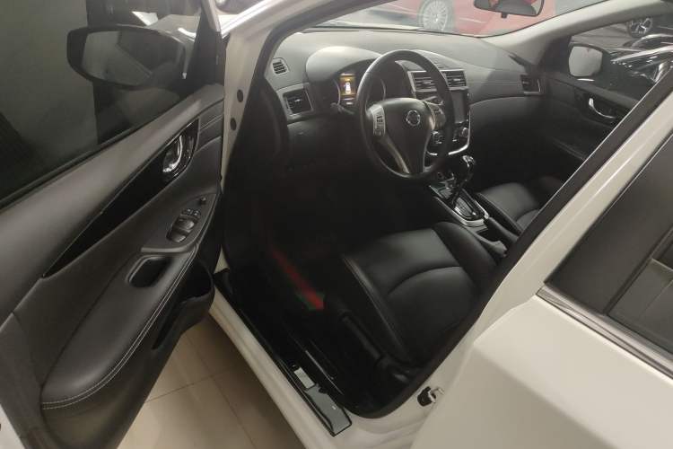 Used Nissan Tiida 2023 1.6L CVT Smart Drive Version
