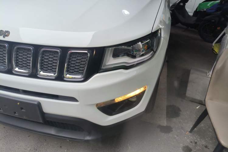 Used  Compass 2017 200T Automatic Family Edition
