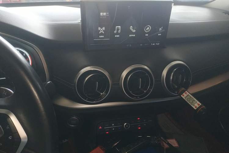 Used Wey VV6 2018 2.0T Two-Wheel-Drive Ultra-Luxury Version China V Standard
