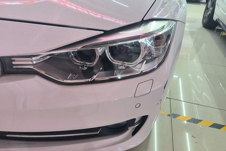 Used BMW 3 Series 2015 316Li Fashion Model
