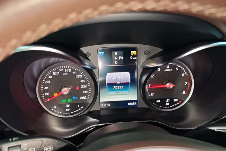 Used Mercedes-Benz GLC 2019 GLC 260 L 4MATIC Dynamic Model