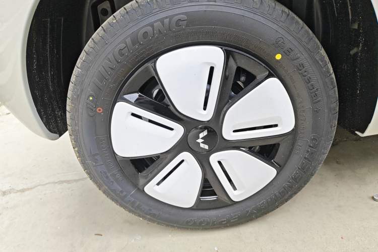 Used Wuling Hongguang MINIEV 2025 Four-Door Version Advanced Edition
