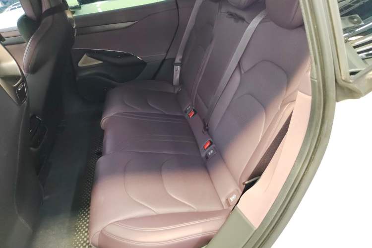 Used  SU7 2024 Rear-Drive Ultra-Long Range Advanced Pro-Level Intelligent Driving Version
