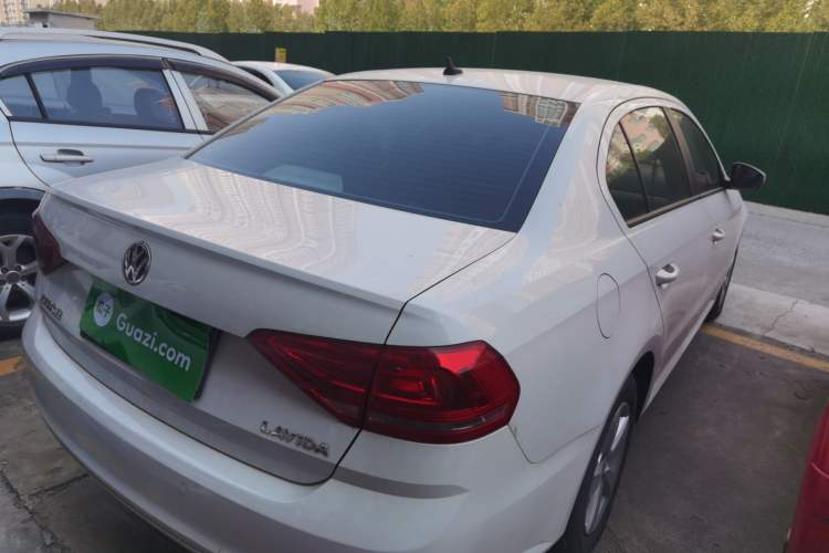 Used Volkswagen Lavida 2015 1.6L Automatic Fashion Edition
