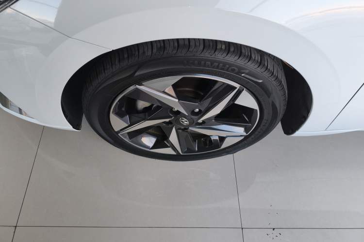 Used Hyundai Elantra 2022 1.5L CVT LUX Prestige Edition