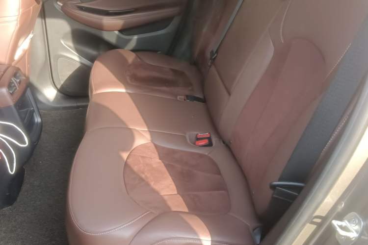 Used Buick Envision 2016 20T Two-Wheel-Drive Elite Model
