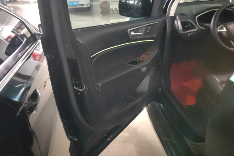 Used Ford Edge 2018 Facelifted EcoBoost 245 Two-Wheel-Drive Platinum Edition 5 Seats China V Emission Standard
