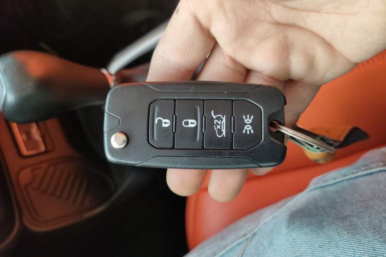 Used  Renegade 2018 Connected Large Screen Version 180TS Automatic High-Energy Edition
