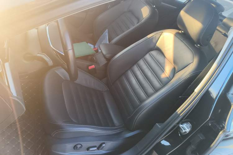 Used Volkswagen Lamando 2015 280TSI DSG Luxury Edition
