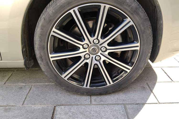 Used Volvo S60 2018 S60L T5 Intelligent Drive Progressive Edition