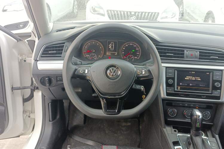 Used Volkswagen Lamando 2019 230TSI DSG Fashion Edition China V Standard
