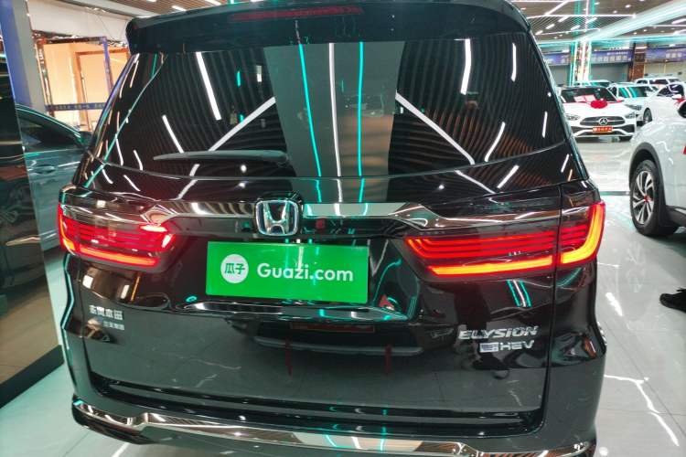 Used Honda Elysion 2022 2.0L eHEV Luxury First Edition
