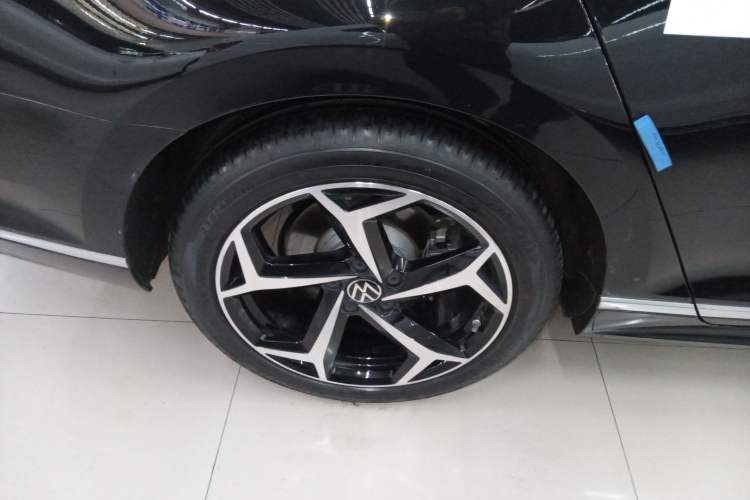 Used Volkswagen Magotan 2025 Zhongxiang Version 330TSI DSG Luxury Edition
