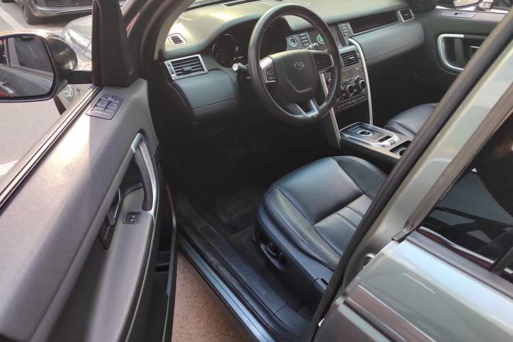 Used Land Rover Discovery Sport 2016 2.0T SE
