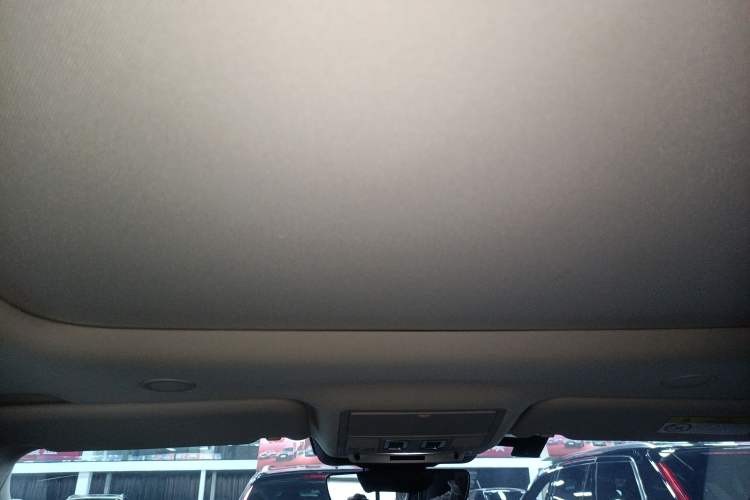 Used Land Rover Range Rover Evoque 2021 Range Rover Velar 249 PS R-Dynamic S Performance Edition