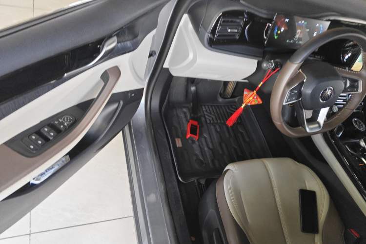 Used BYD Qin PLUS 2024 HONOR Edition DM-i 55KM Leading Model
