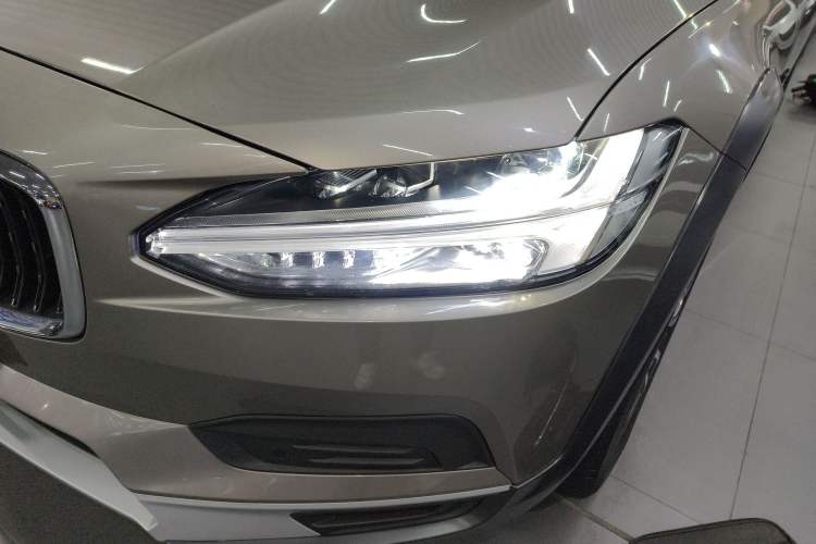 Used Volvo V90 2022 Cross Country B5 AWD Smart Range Edition
