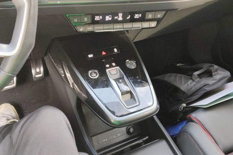 Used Audi Q5 e-tron 2023 40 e-tron Starry Edition Mecha Kit
