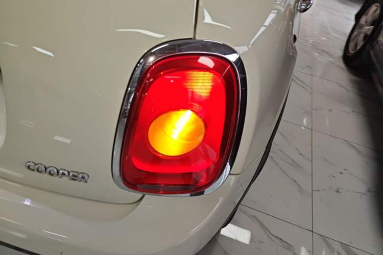 Used  MINI 2016 1.5T COOPER Five-Door Edition
