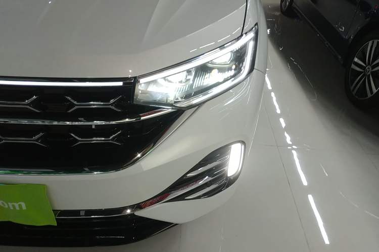 Used Volkswagen Tayron 2023 330TSI Two-Wheel-Drive R-Line High-Energy Version