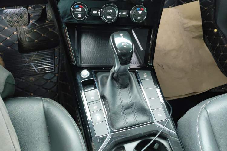 Used Volkswagen Passat 2019 330TSI Elite Edition China VI
