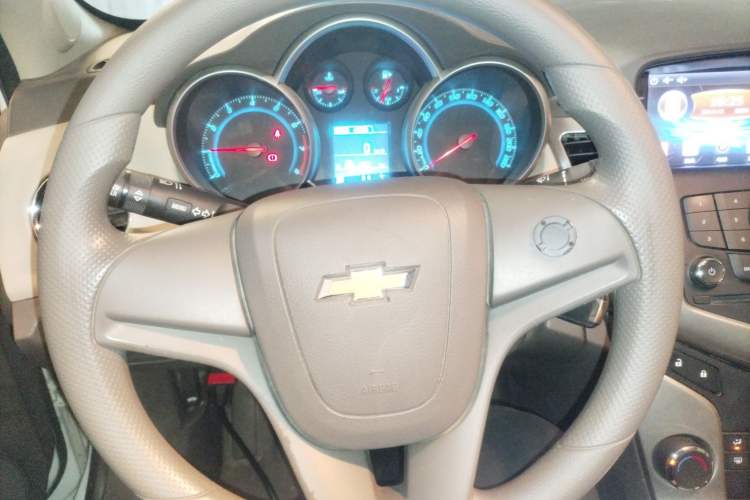 Used Chevrolet Cruze 2015 1.5L Classic SL MT