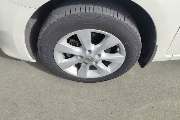 Used Nissan Tiida 2011 1.6L Manual Comfort Version
