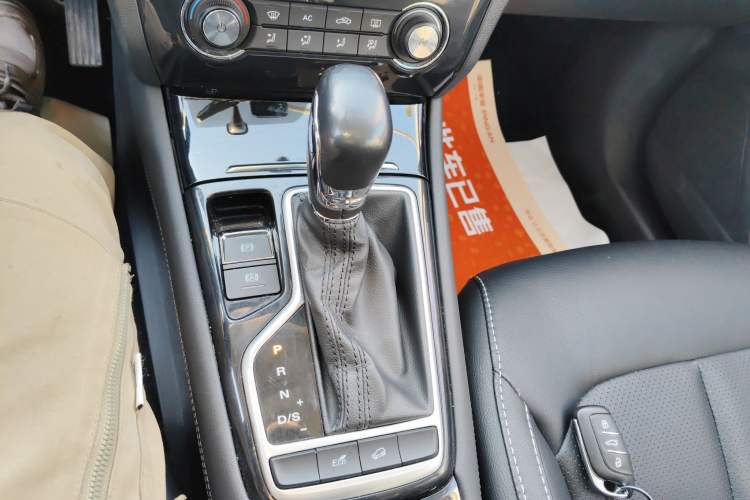 Used Roewe RX3 2020 1.6L CVT 4G Connected Ultra-Fun Elite Edition