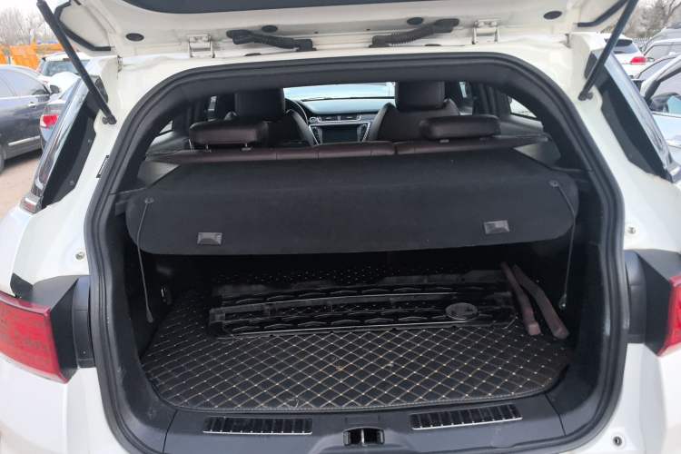 Used Land X7 2015 2.0T Panoramic Prestige Edition
