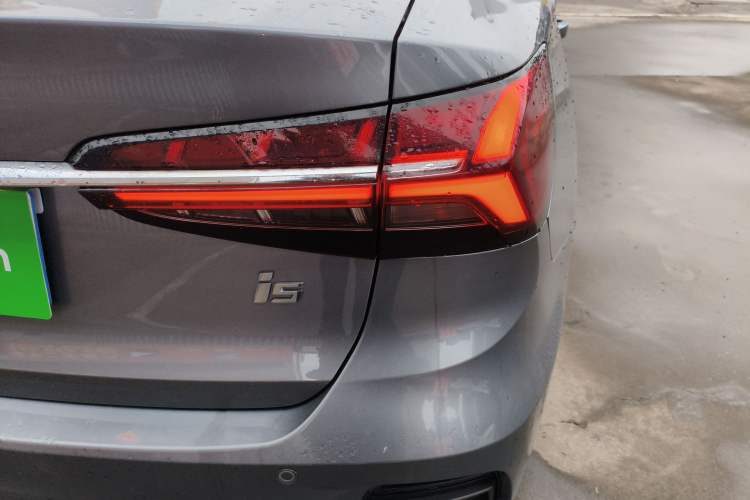 Used Roewe i5 2021 1.5L CVT Starry Edition