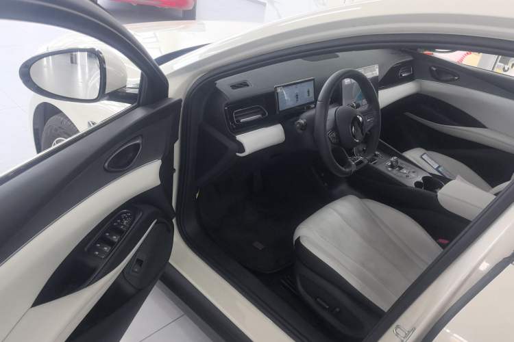 Used BYD Seal 06 New Energy 2025 DM-i Smart Drive 120KM Deluxe Model