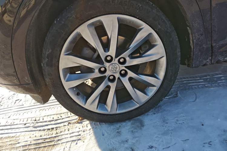 Used Buick Envision 2020 Encore S 652T All-Wheel-Drive Avenir
