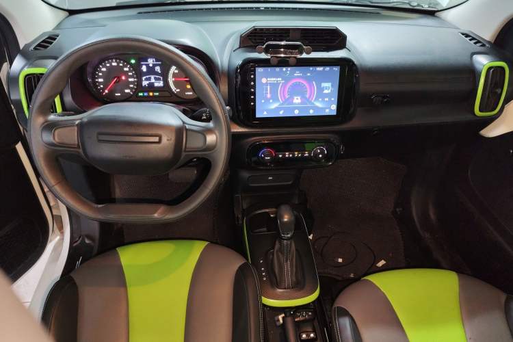 Used Roewe Clever 2021 302 km New Four-Seater Super-Efficient Version
