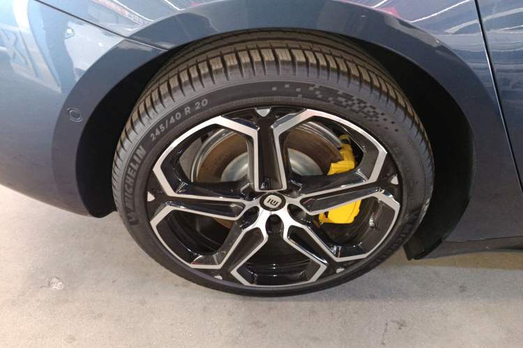 Used  SU7 2024 Rear-Drive Ultra-Long Range Advanced Pro-Level Intelligent Driving Version
