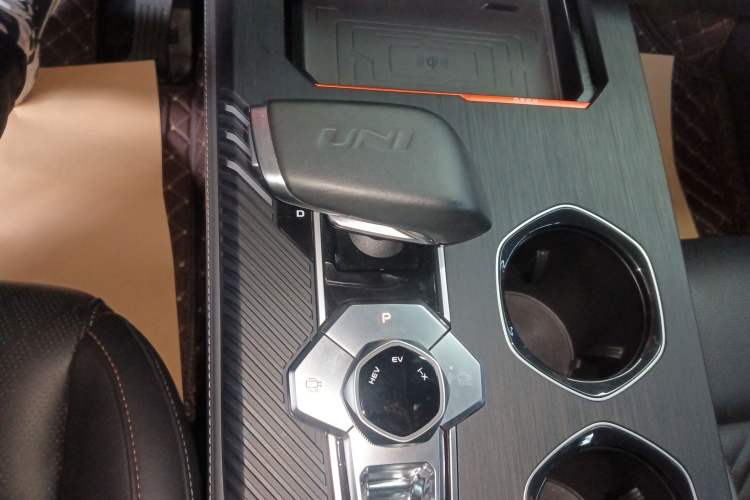 Used Changan UNI-K iDD 2022 Blue Whale iDD 130km 1.5T Prestige Model
