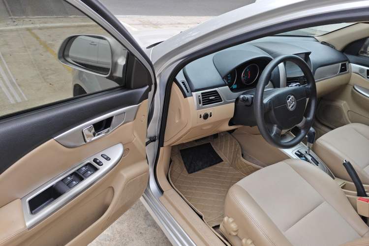 Used Buick Excelle 2013 1.5L Automatic Classic Model
