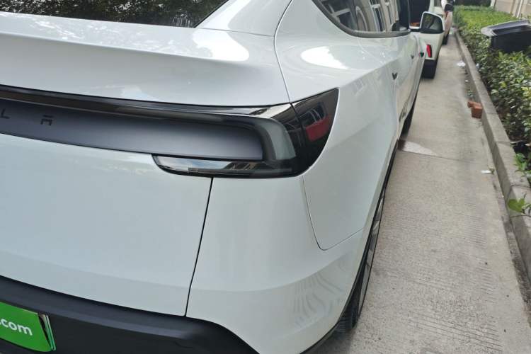 Used Tesla Model Y 2025 Rear-Wheel-Drive Version
