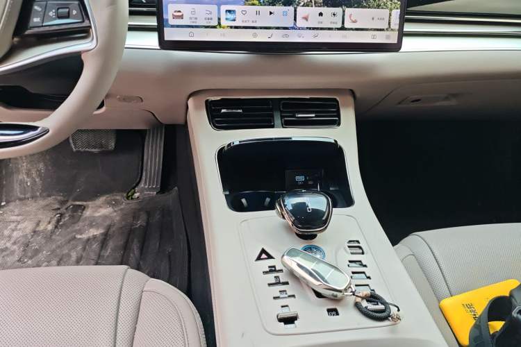 Used BYD Han 2024 DM-i Glory Edition 121KM Prestige Model
