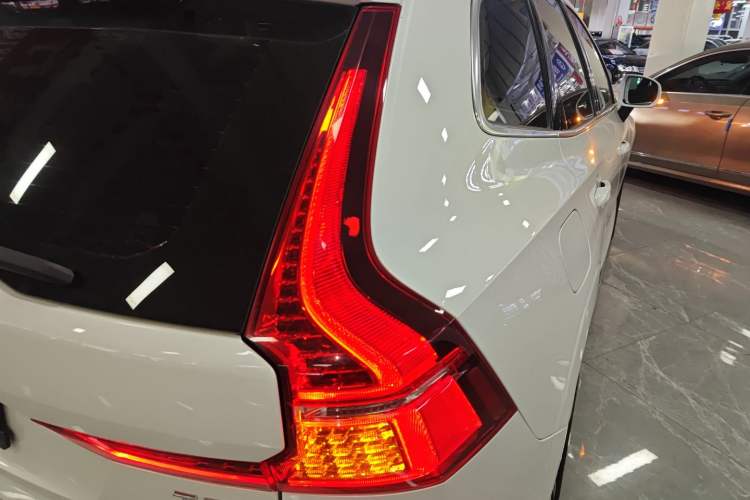 Used Volvo XC60 2021 T5 4x4 Smart Luxury Edition