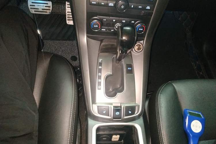 Used Chevrolet Captiva 2015 2.4L 4x4 Flagship Edition 7-Seater
